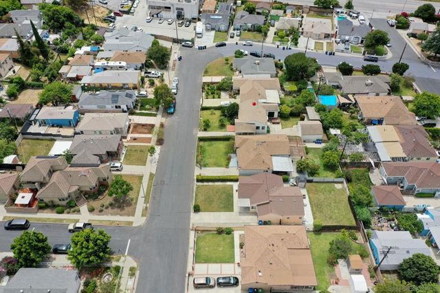 1833 Jones, Los Angeles, CA 90032