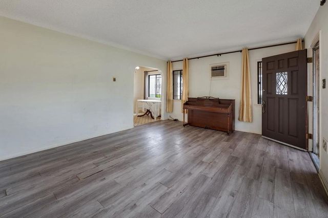 1833 Jones, Los Angeles, CA 90032