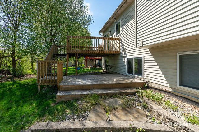 698 Silver Brook Drive Se, City Of Kentwood, MI 49548