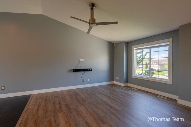 698 Silver Brook Drive Se, City Of Kentwood, MI 49548