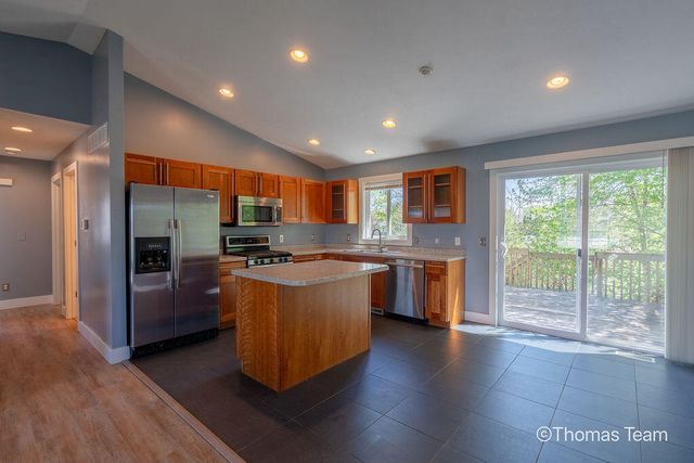 698 Silver Brook Drive Se, City Of Kentwood, MI 49548