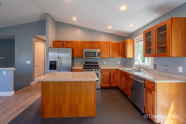 698 Silver Brook Drive Se, City Of Kentwood, MI 49548