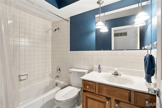 1135 Grand Prix Drive, St Charles, MO 63303