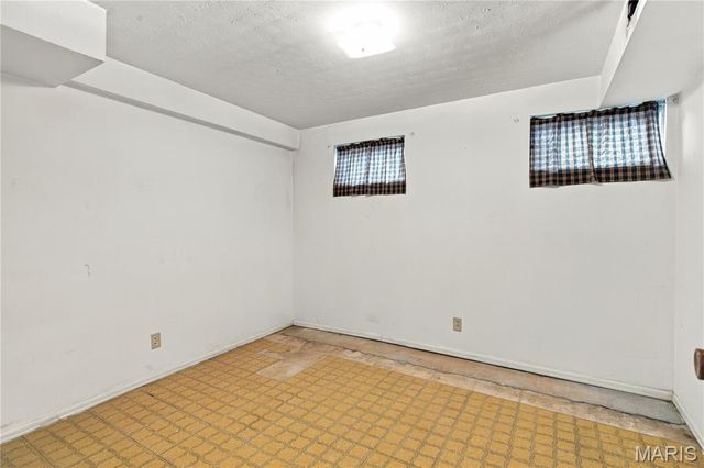 1135 Grand Prix Drive, St Charles, MO 63303
