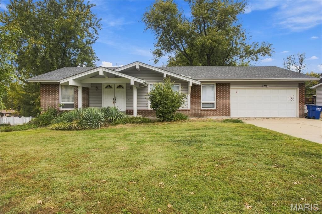 1135 Grand Prix Drive, St Charles, MO 63303