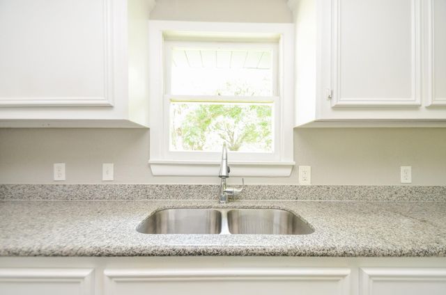 206 Winkin Avenue, Crosby, TX 77532