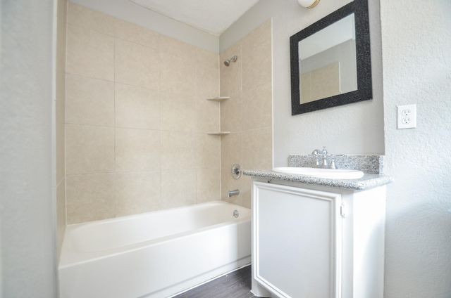 206 Winkin Avenue, Crosby, TX 77532