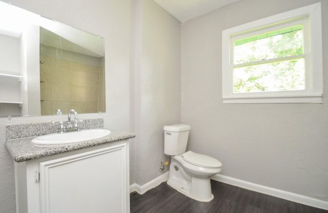 206 Winkin Avenue, Crosby, TX 77532