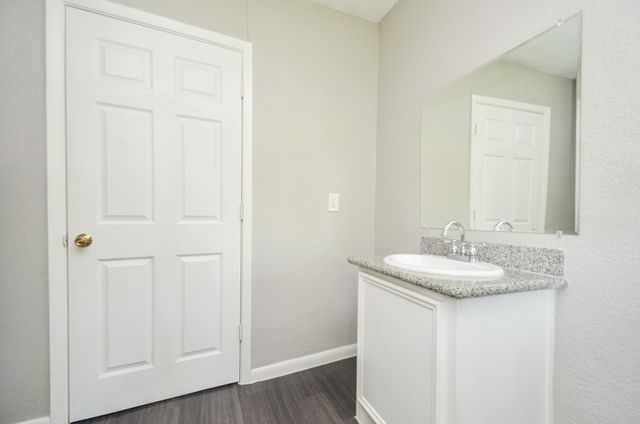 206 Winkin Avenue, Crosby, TX 77532