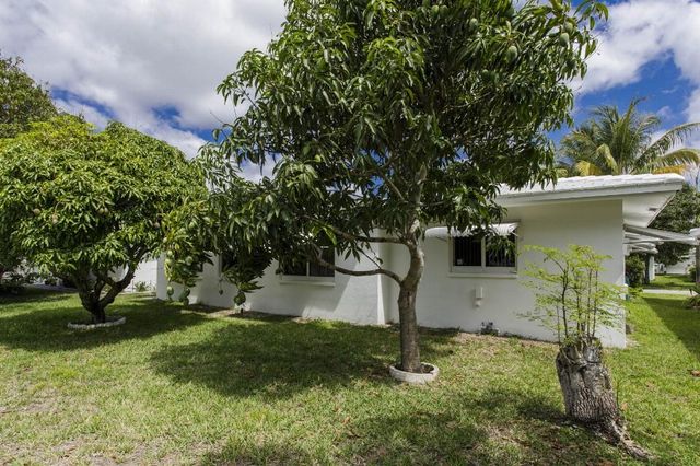6704 NW 72nd St, Tamarac, FL 33321