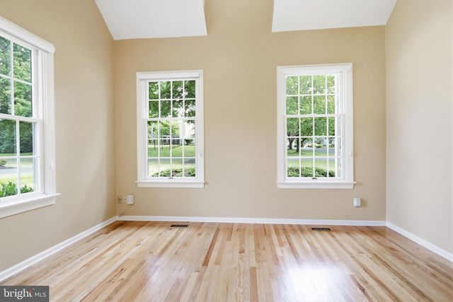 60 PONDEROSA DR, Holland, PA 18966
