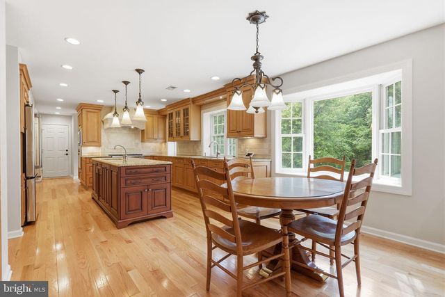 60 PONDEROSA DR, Holland, PA 18966