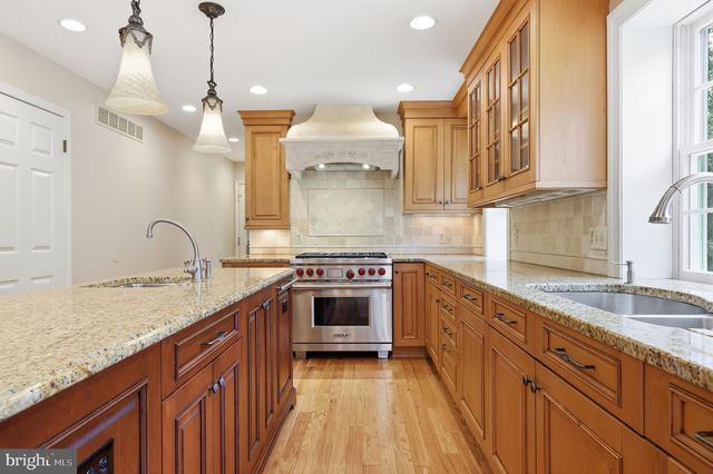 60 PONDEROSA DR, Holland, PA 18966