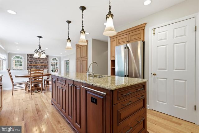 60 PONDEROSA DR, Holland, PA 18966