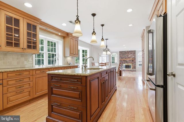 60 PONDEROSA DR, Holland, PA 18966