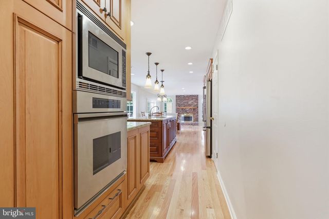 60 PONDEROSA DR, Holland, PA 18966