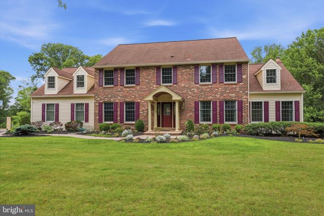 60 PONDEROSA DR, Holland, PA 18966