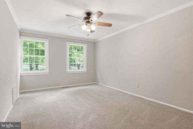 60 PONDEROSA DR, Holland, PA 18966