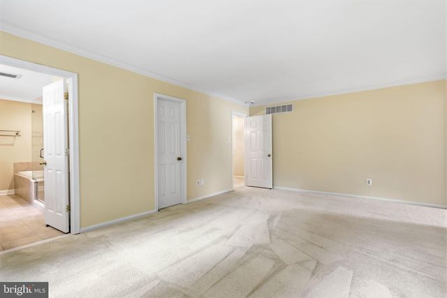 60 PONDEROSA DR, Holland, PA 18966