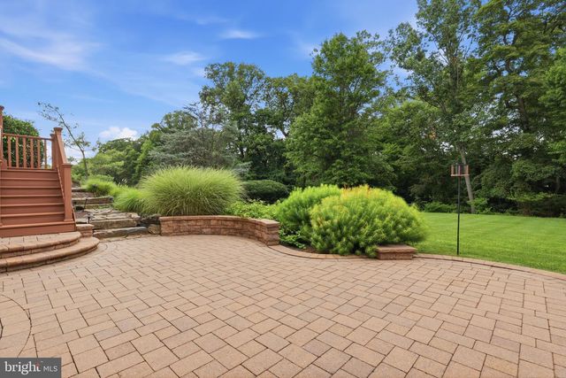 60 PONDEROSA DR, Holland, PA 18966