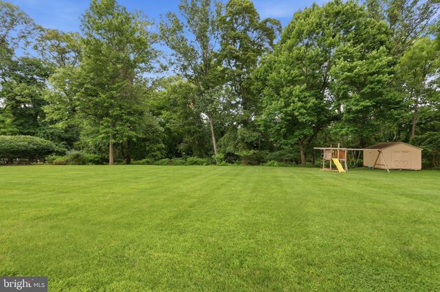 60 PONDEROSA DR, Holland, PA 18966