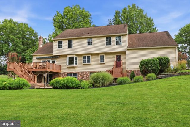 60 PONDEROSA DR, Holland, PA 18966