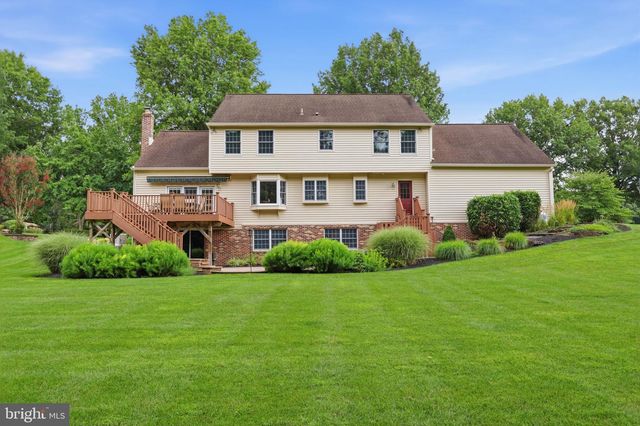 60 PONDEROSA DR, Holland, PA 18966