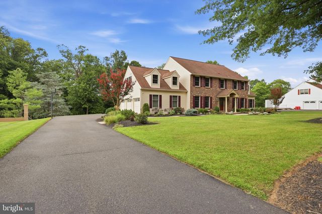 60 PONDEROSA DR, Holland, PA 18966
