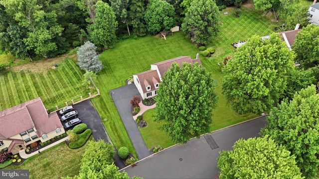 60 PONDEROSA DR, Holland, PA 18966