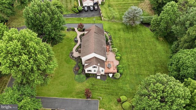 60 PONDEROSA DR, Holland, PA 18966