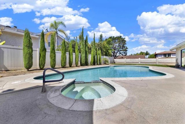 7701 Garboso Pl, Carlsbad, CA 92009