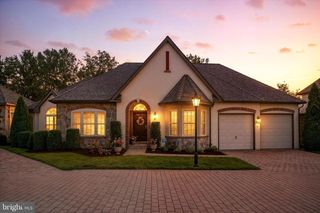 7 FREEDOM CT, Gettysburg, PA 17325