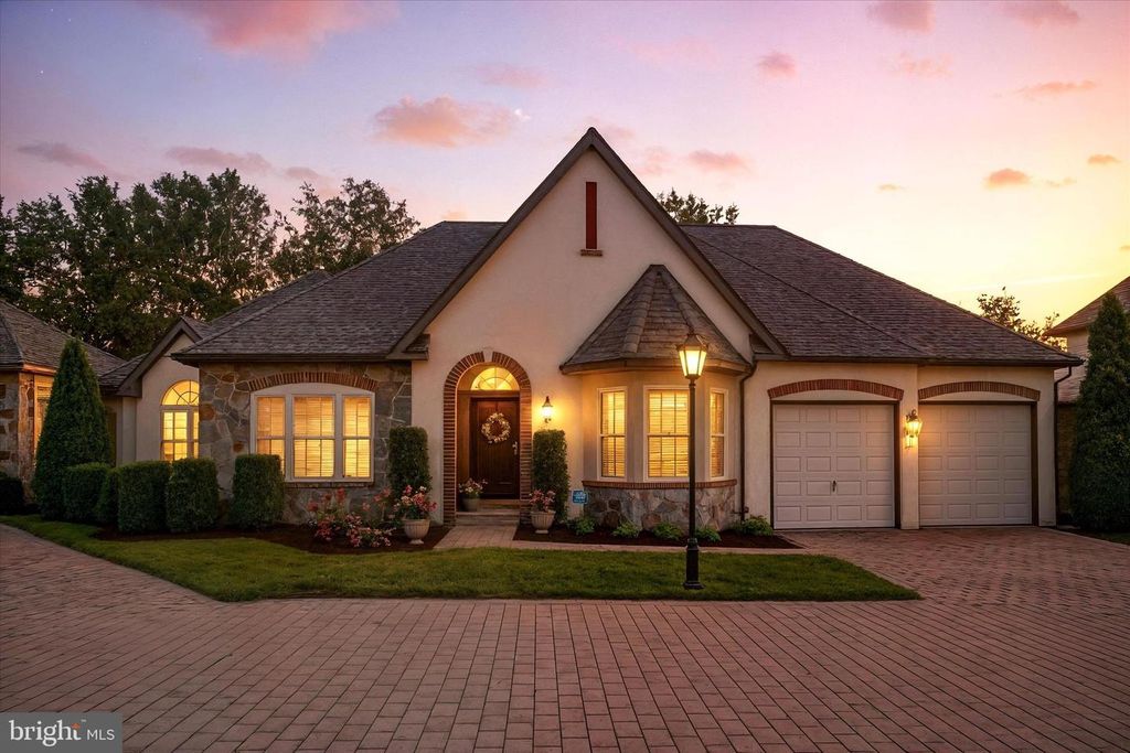7 FREEDOM CT, Gettysburg, PA 17325