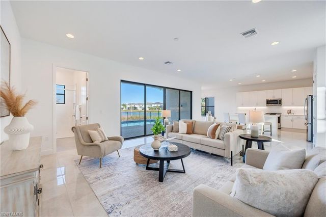 12775 Woodbury DR, Estero, FL 33928