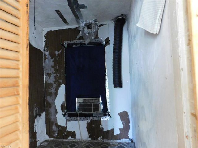 1239 Seaboard AVE, Chesapeake, VA 23324