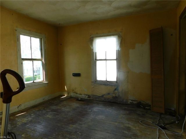 1239 Seaboard AVE, Chesapeake, VA 23324