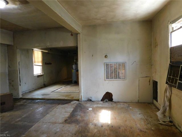 1239 Seaboard AVE, Chesapeake, VA 23324