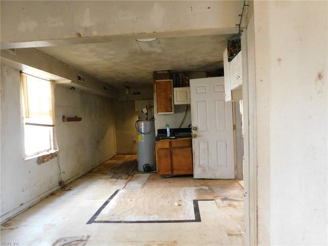 1239 Seaboard AVE, Chesapeake, VA 23324