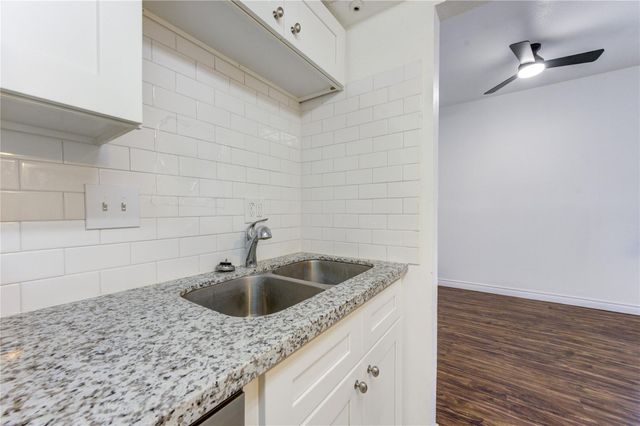 830 Threadneedle Street 224, Houston, TX 77079