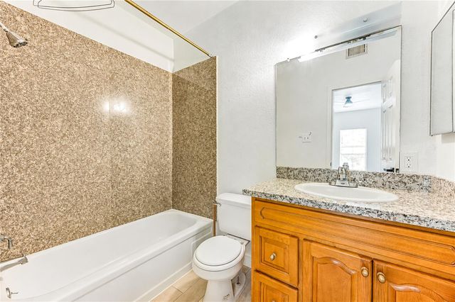 830 Threadneedle Street 224, Houston, TX 77079