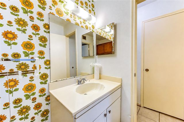 830 Threadneedle Street 224, Houston, TX 77079