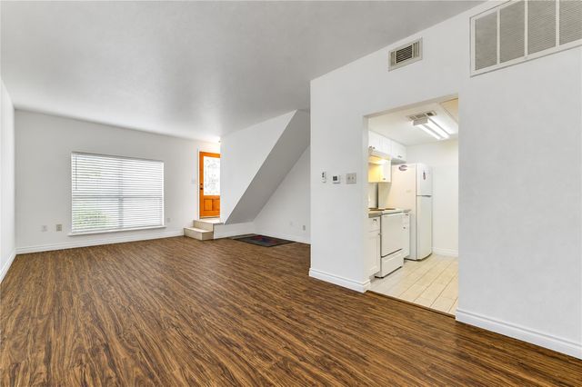 830 Threadneedle Street 224, Houston, TX 77079