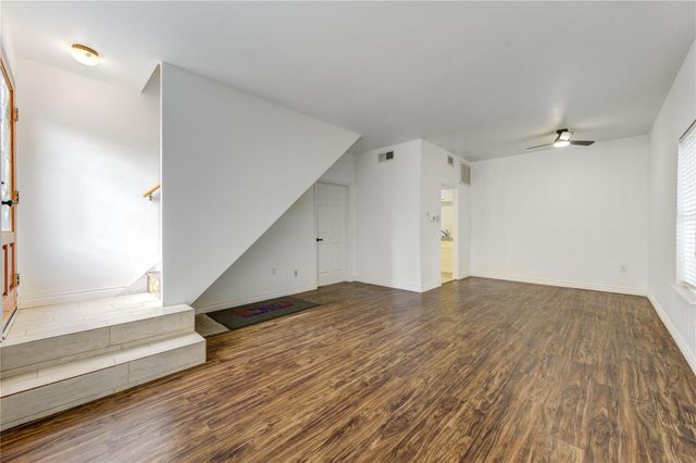 830 Threadneedle Street 224, Houston, TX 77079