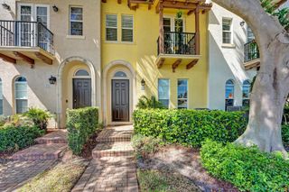 20 Via Floresta Drive, Boca Raton, FL 33487