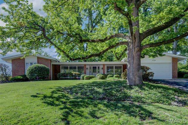 38 Forestvale Drive, Chesterfield, MO 63017