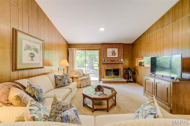 38 Forestvale Drive, Chesterfield, MO 63017