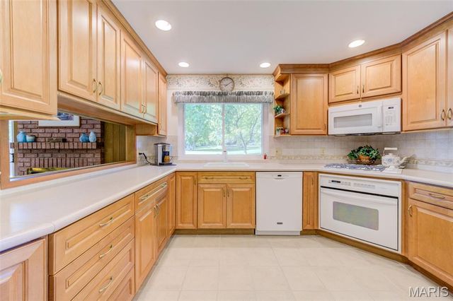 38 Forestvale Drive, Chesterfield, MO 63017
