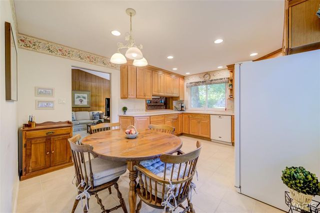 38 Forestvale Drive, Chesterfield, MO 63017