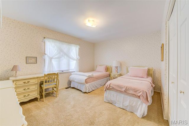 38 Forestvale Drive, Chesterfield, MO 63017