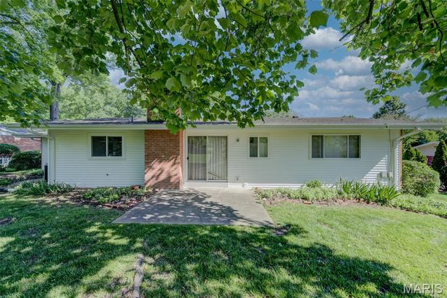38 Forestvale Drive, Chesterfield, MO 63017